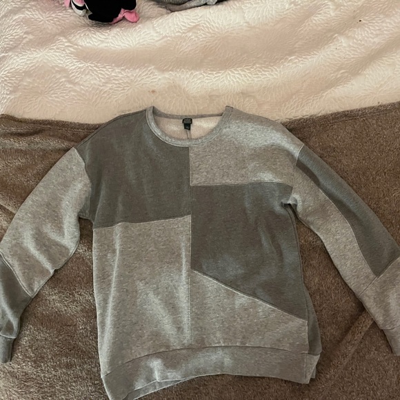 wild fable pattern sweatshirt - Picture 2 of 6